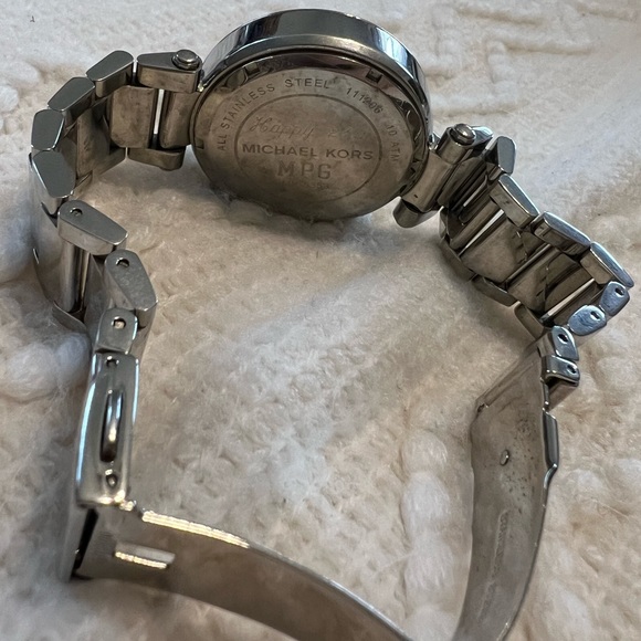 Michael Kors Watch - Picture 6 of 7